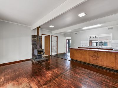 7 GEORGE STREET, Southend