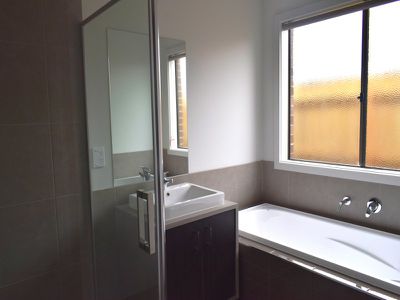 3 Fairlane Court, Cranbourne East