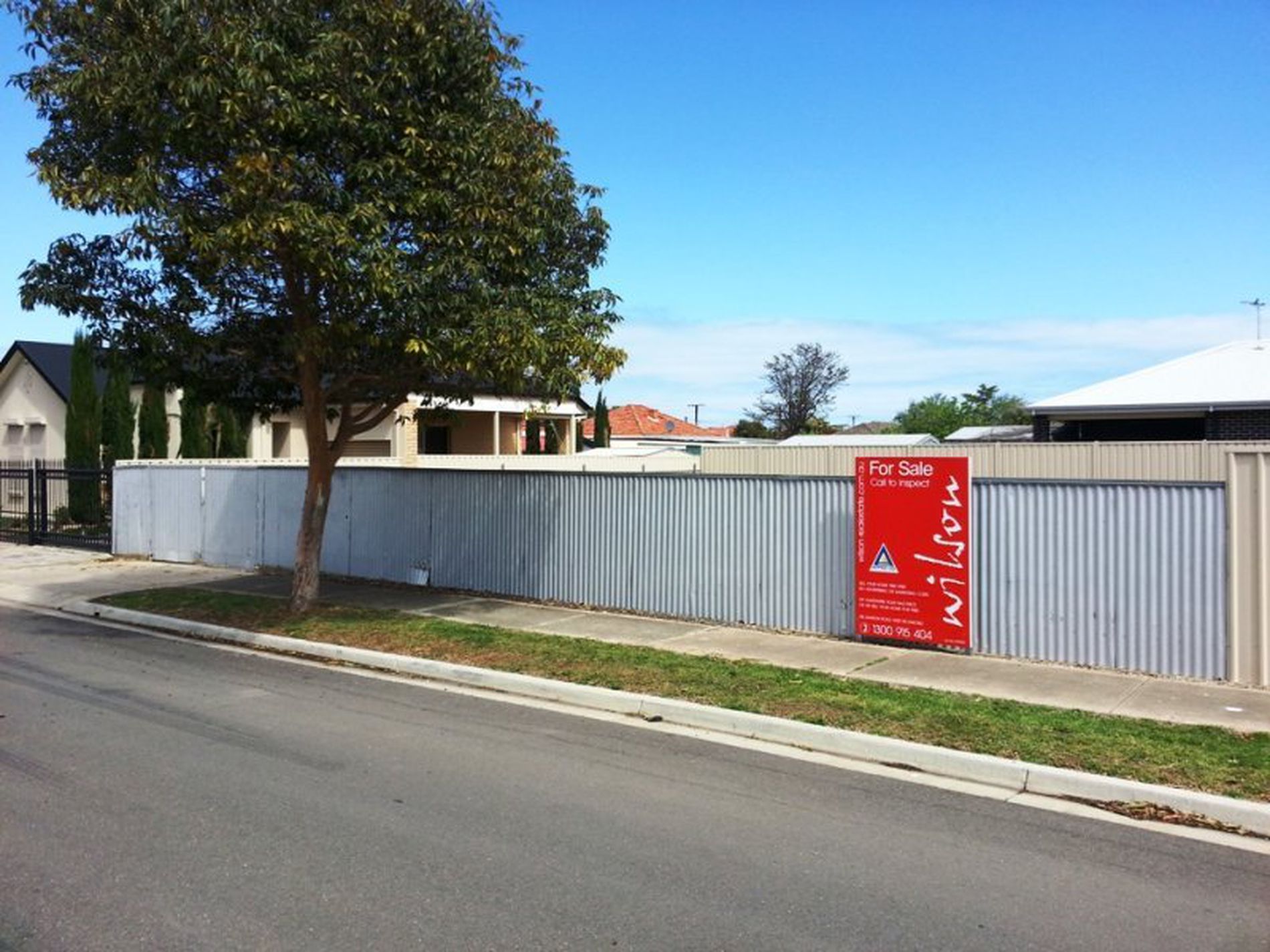 2 B Carnarvon Avenue, Brooklyn Park