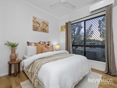 5 Outlook Crescent, Douglas