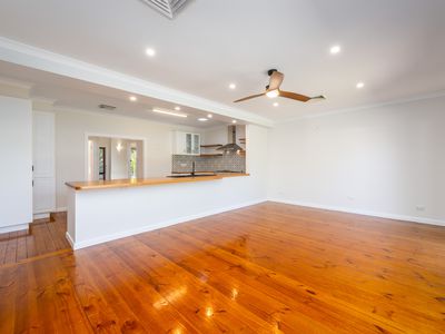 6 GLOUCESTER CRESCENT , Shepparton