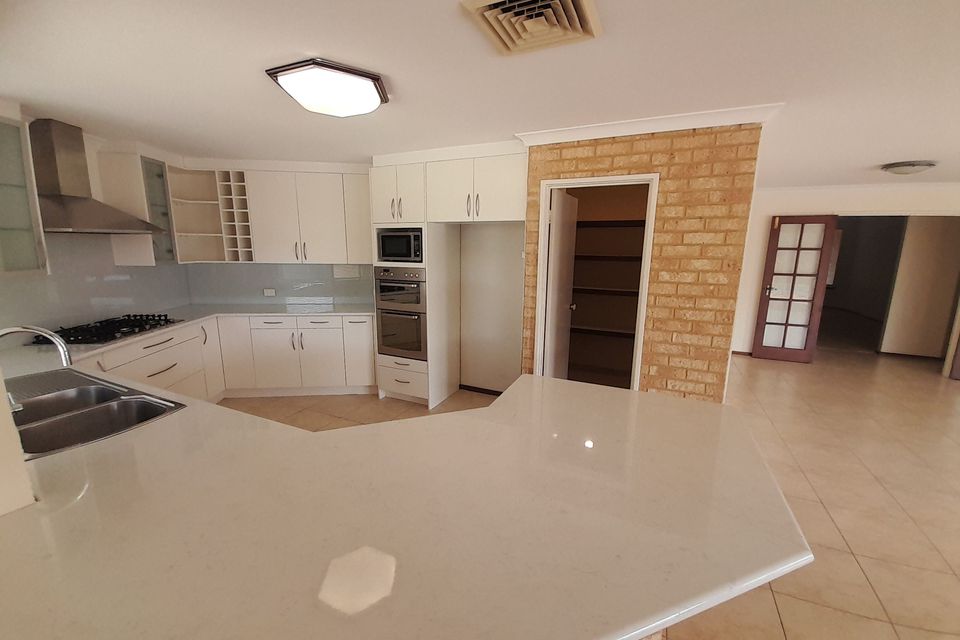 14 KEEL COVE, Waikiki