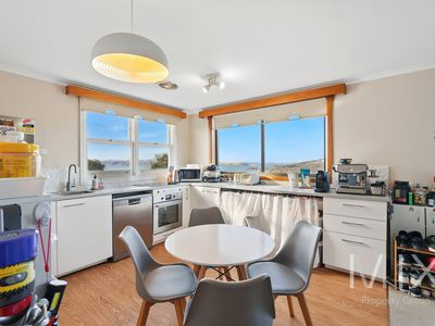 2 94 Forest Road, West Hobart