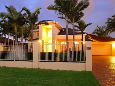 39 Glenwater Crescent, Helensvale