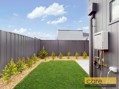 2 / 5 Maple Court, Doveton