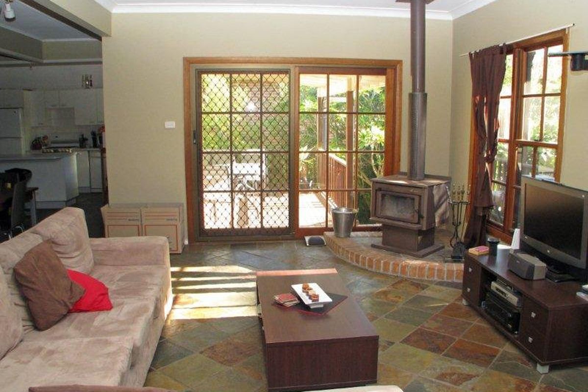 6 Caroline Street, East Gosford