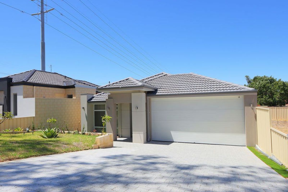 12A Lincoln Road, Morley