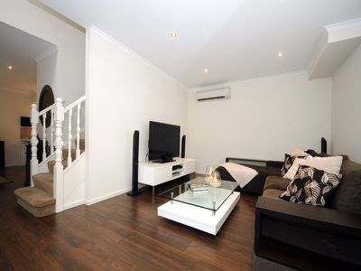 1 / 58 Kanooka Grove, Clayton
