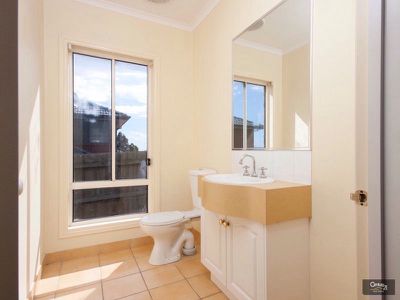 9 Parslow Crescent, Lynbrook