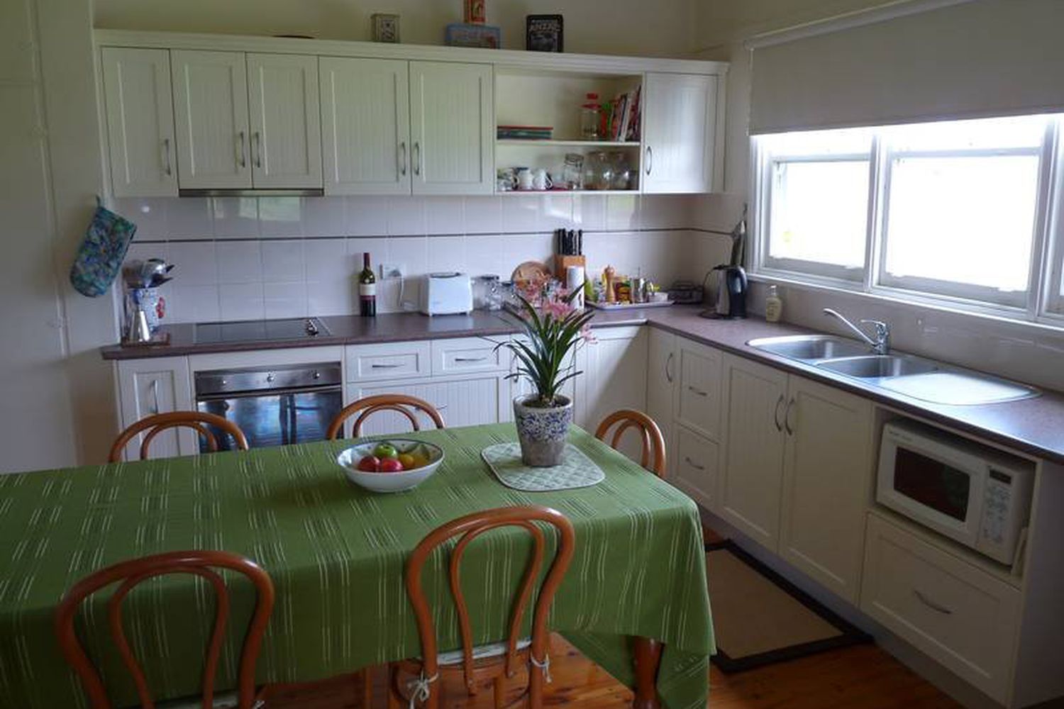 668 Walsh Rd, Horsham