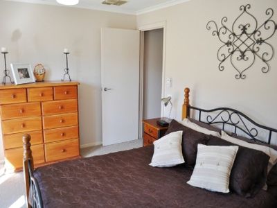 6 Dywer Crescent, Bellbridge