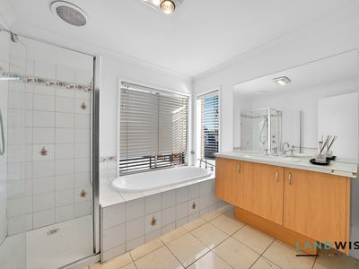2 Elgar Lane, Caroline Springs