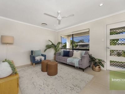 58 Shoalmarra Drive, Mount Low
