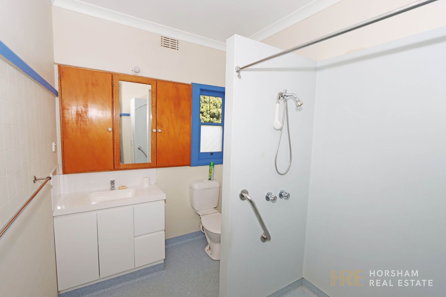 7 Tena Avenue, Horsham