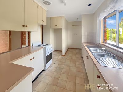 1 / 16 James Street, Horsham