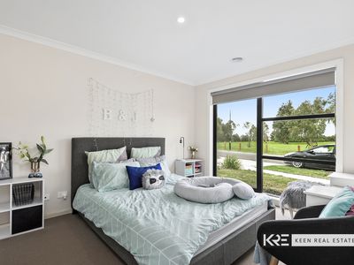 12 Spearwood Rise, Cranbourne West