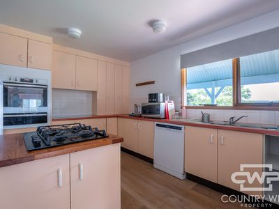 618 Coopers Road, Red Range