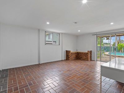 9 Anna Marie Street, Rochedale South