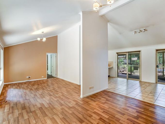 77 Ninderry Road, Bridges