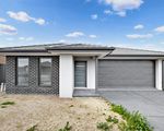 16 Chance Way, Clyde North