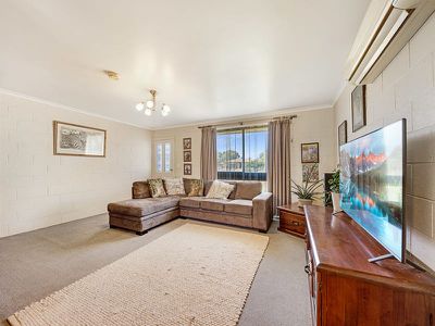 7 Russell St, Howlong