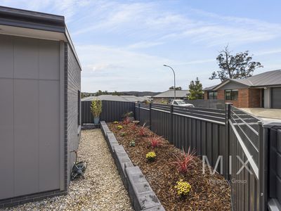 4 Grand Mews, Kingston