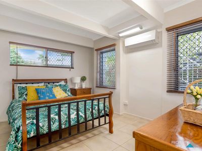 9 Turquoise Close, Bayview Heights