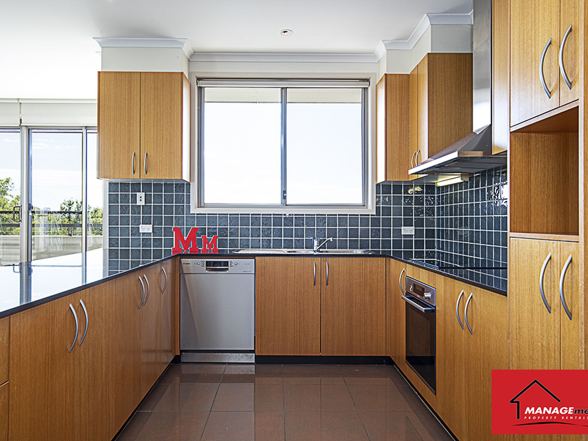 40 / 12 NATIONAL CIRCUIT, Barton