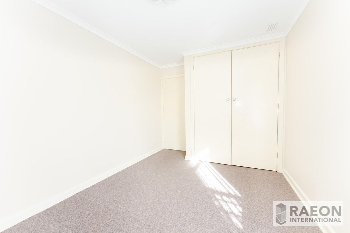 2/12 Pine Way, Doncaster East