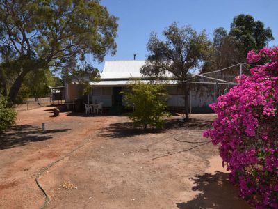 84 Cassowary Street, Longreach