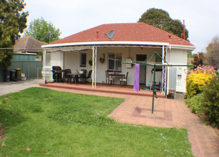 25  Rowell Road, Melrose Park