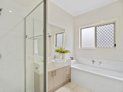 23 Hyde Avenue, Springfield Lakes