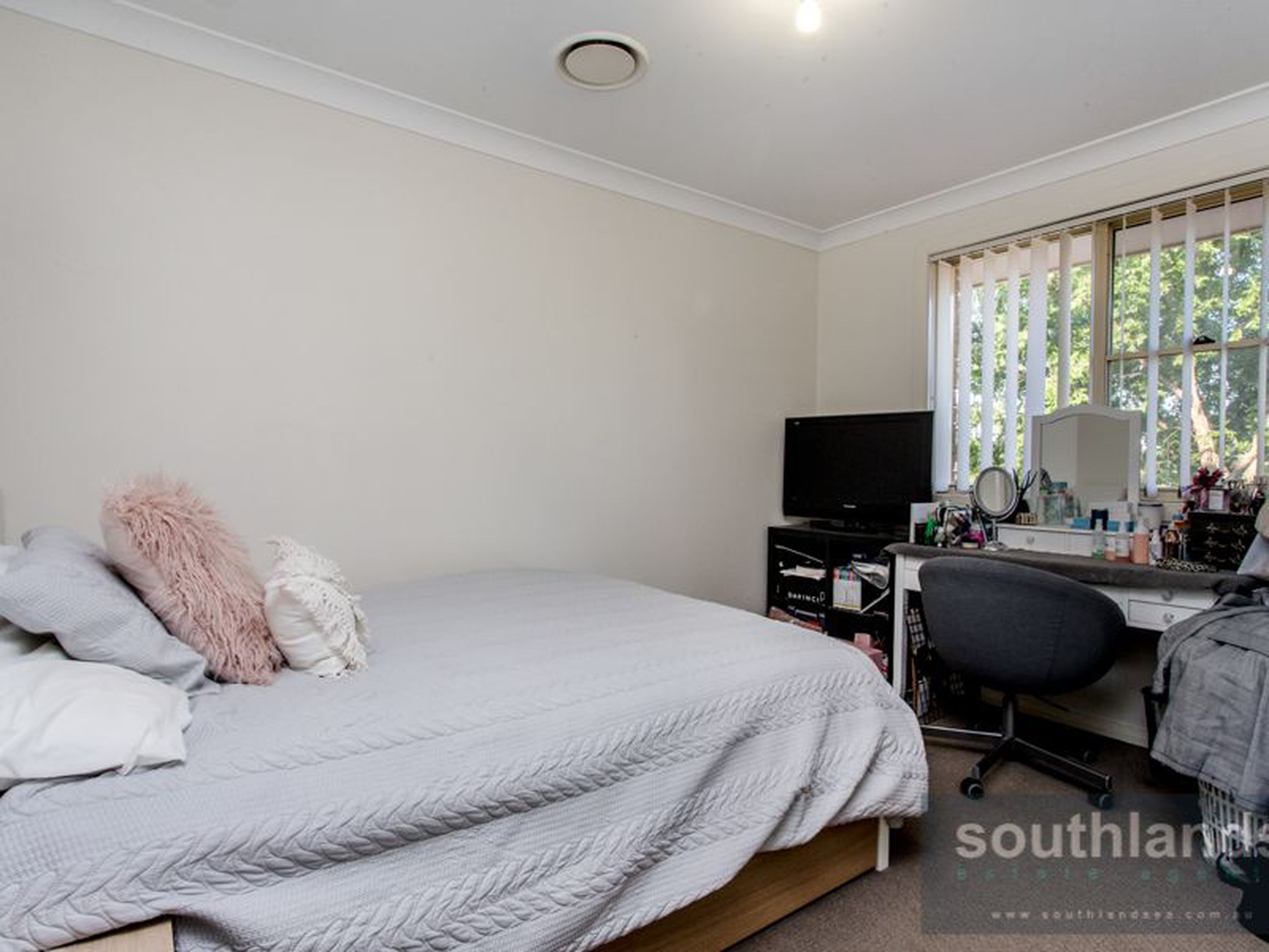 15B Tarrabundi Drive, GLENMORE PARK