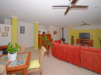 7 LAKES BOULEVARD, Burrum Heads