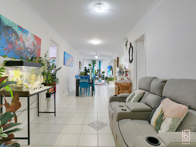8 Harry Close, Blue Haven