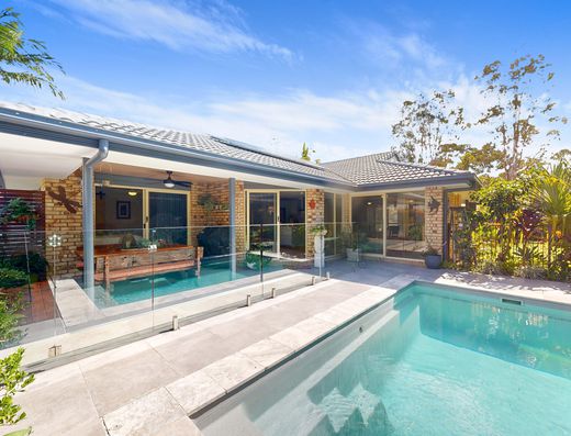 Your Private Family Oasis in a Peaceful Cul-de-Sac image 2
