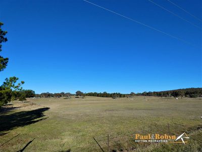 196 Weeroona Drive, Wamboin