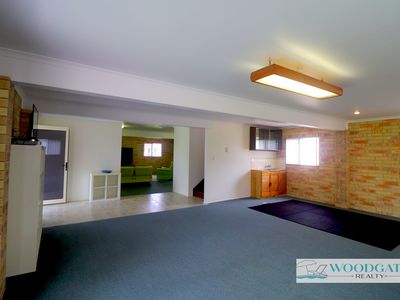 101 Esplanade, Woodgate