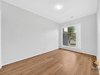 11 Holland Crescent, Truganina