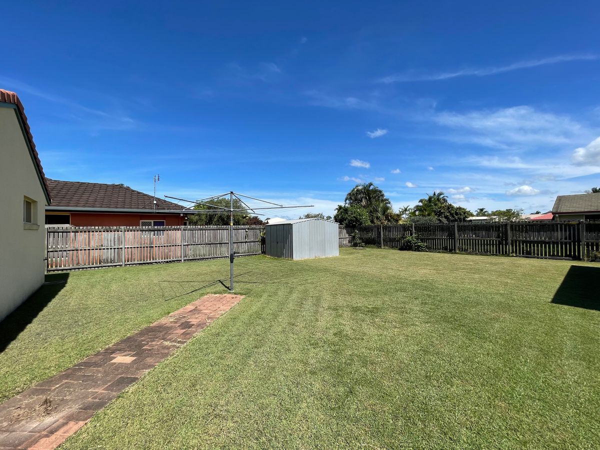 58 Bowerbird Avenue, Eli Waters
