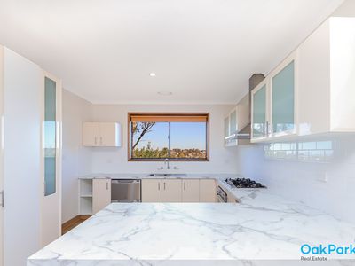 81 New Road, Oak Park