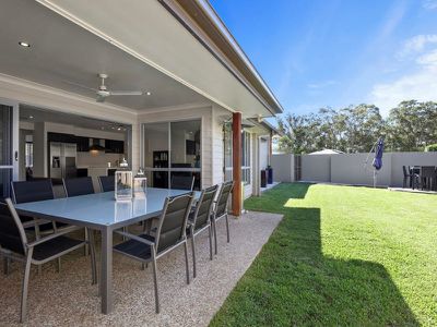8 Pardon Place, Noosaville