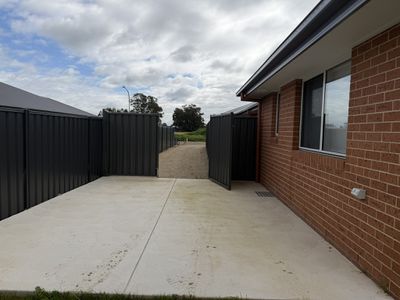 28 Lewis Crescent, Finley