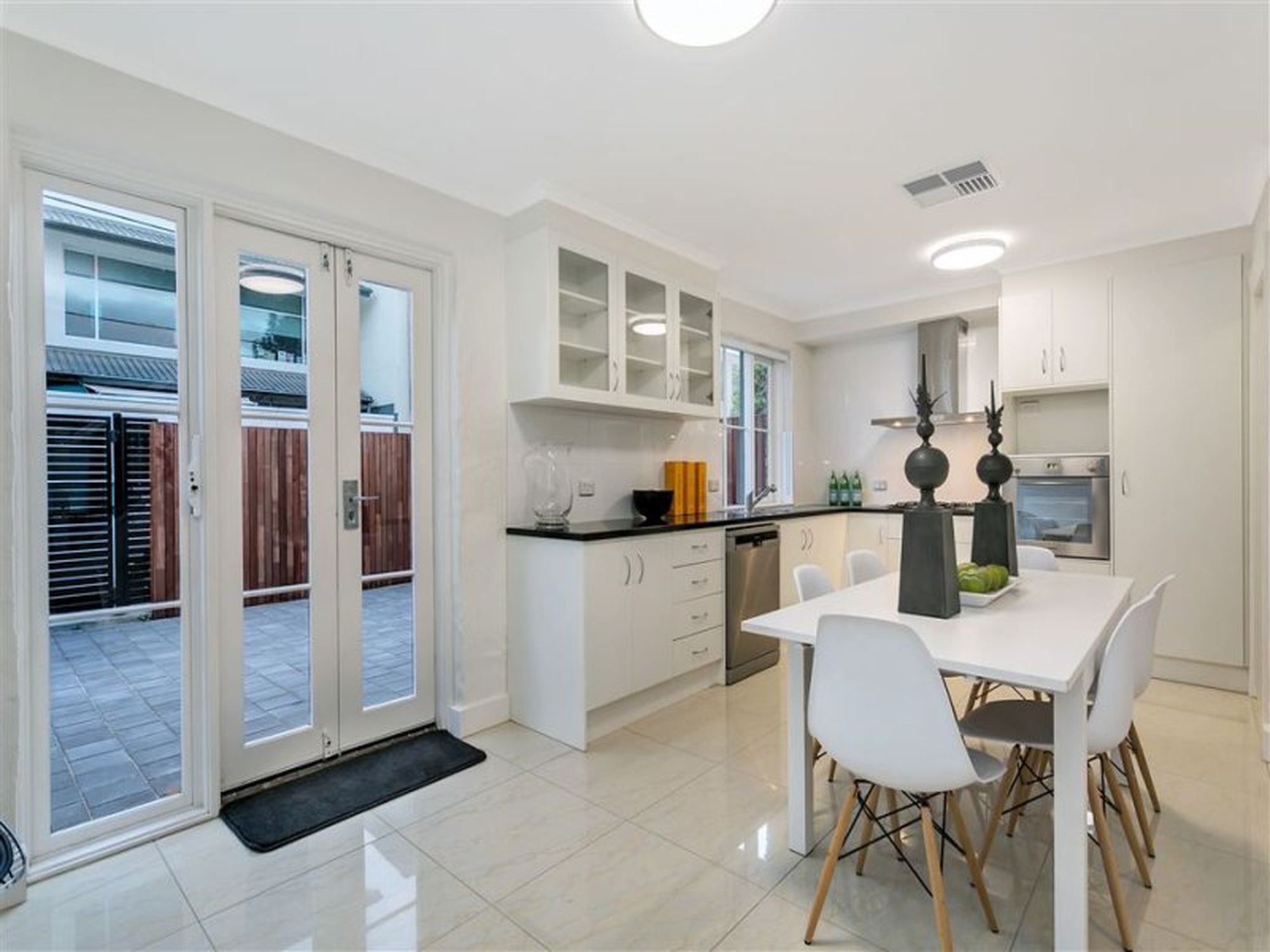 1 Dimora Court, Adelaide