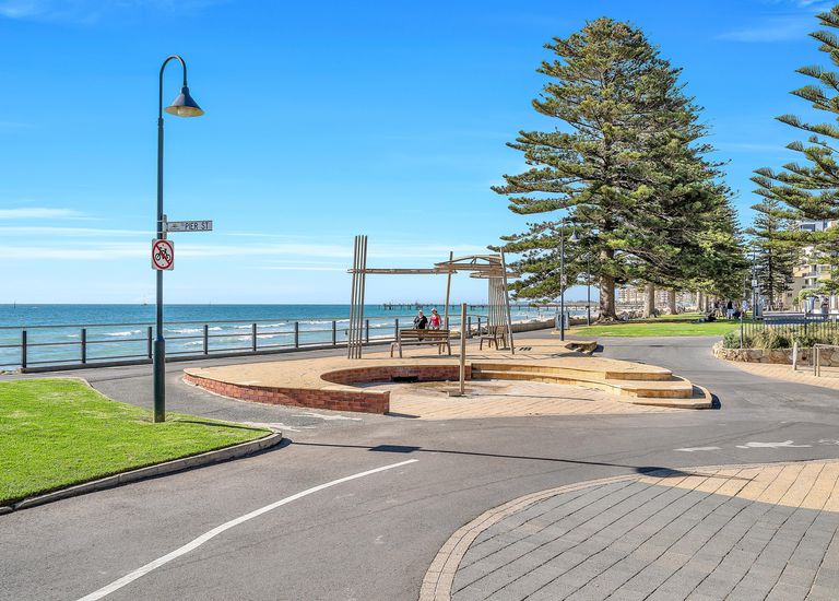 4 Pier Street, Glenelg South