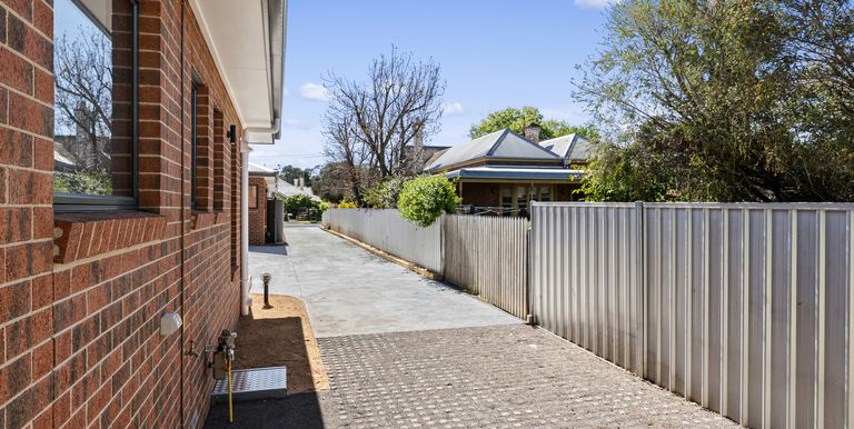 2 / 14A McGuinness Street , Euroa