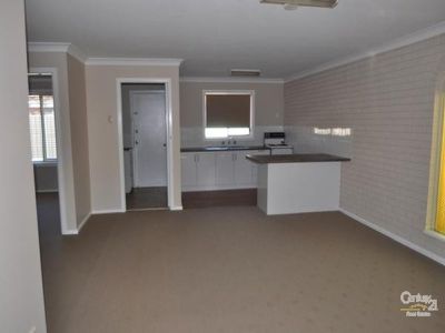 1 / 4 Forest Crescent, Dubbo