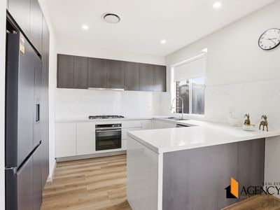 9 Magill Glade, Schofields