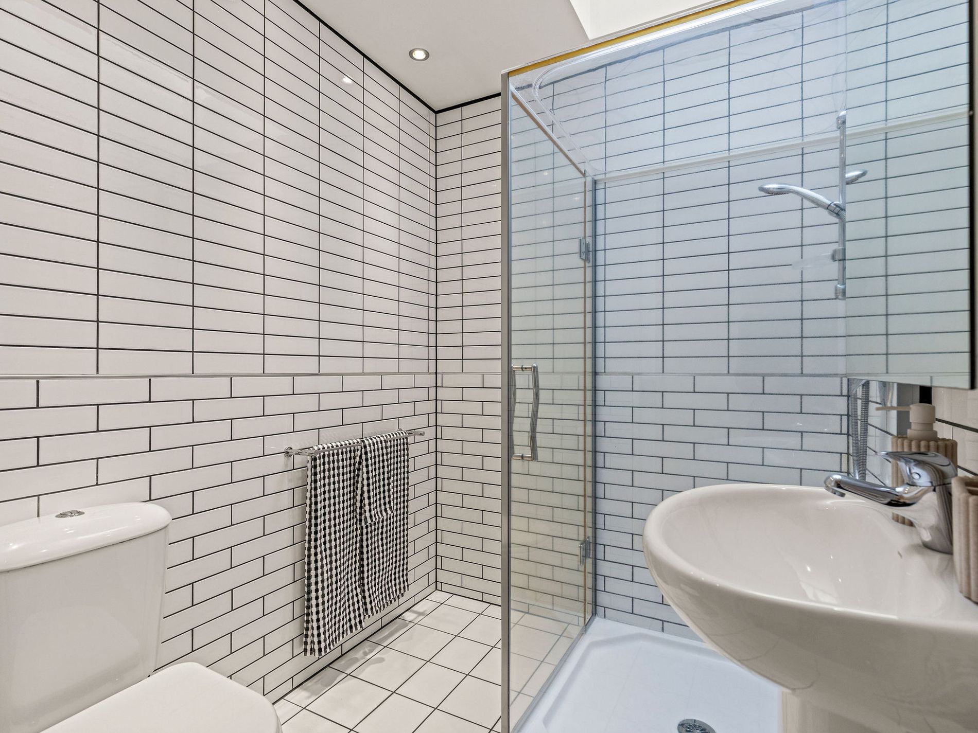2 / 384 Madras Street, City Centre
