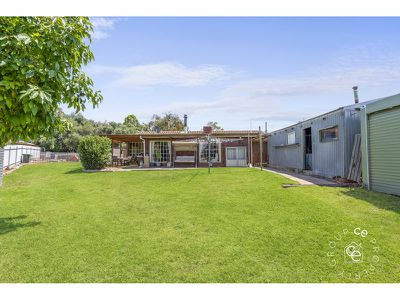 445 Wright Road, Valley View